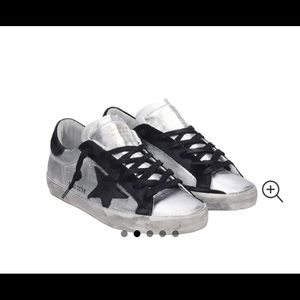 Metallic silver Golden Goose sneakers 😝